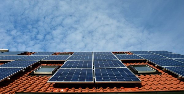 Maison : pourquoi opter pour des panneaux solaires ?