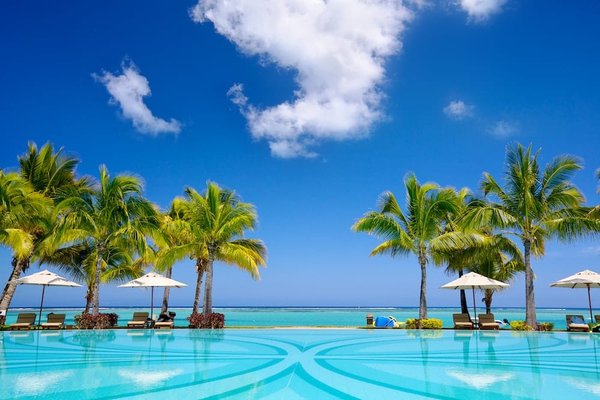 Comment aménager un coin de paradis dans votre jardin avec un hamac gonflable et une piscine ?